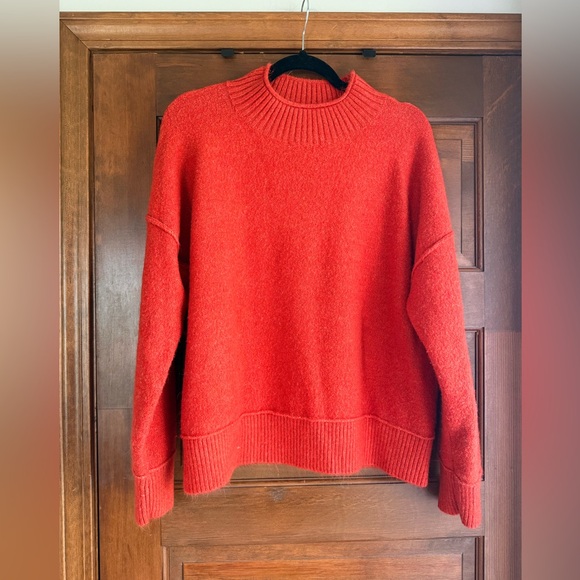 Universal Thread Vibrant Red Turtleneck Sweater 🧵 - Picture 1 of 3